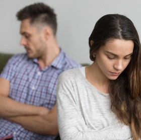 Hati-hati! Silent Treatment alias Mendiamkan Pasangan adalah Tanda Toxic Relationship, Kenali di Sini!