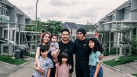 7 Potret Akurnya Anji dan Sheila Marcia, Suami Banjir Pujian Bun
