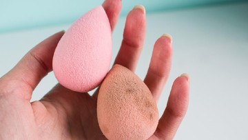 AGAR TIDAK MERUSAK SPONS MAKE UP, IKUTI LANGKAH TEPAT KETIKA MENGGUNAKAN MICROWAVE