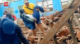 VIDEO: Momen Evakuasi Pelajar Yang Tertimpa Bangunan Sekolah Ambruk