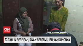 VIDEO: 23 Tahun Terpisah, Anak Bertemu Ibu Kandungnya