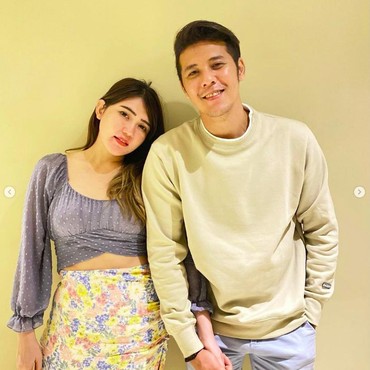 Inikah Bukti Via Vallen & Chevra Gelar Acara Lamaran?