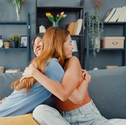 Menenangkan Hati, 4 Zodiak Ini Cocok Buat Dijadiin Teman Curhat!