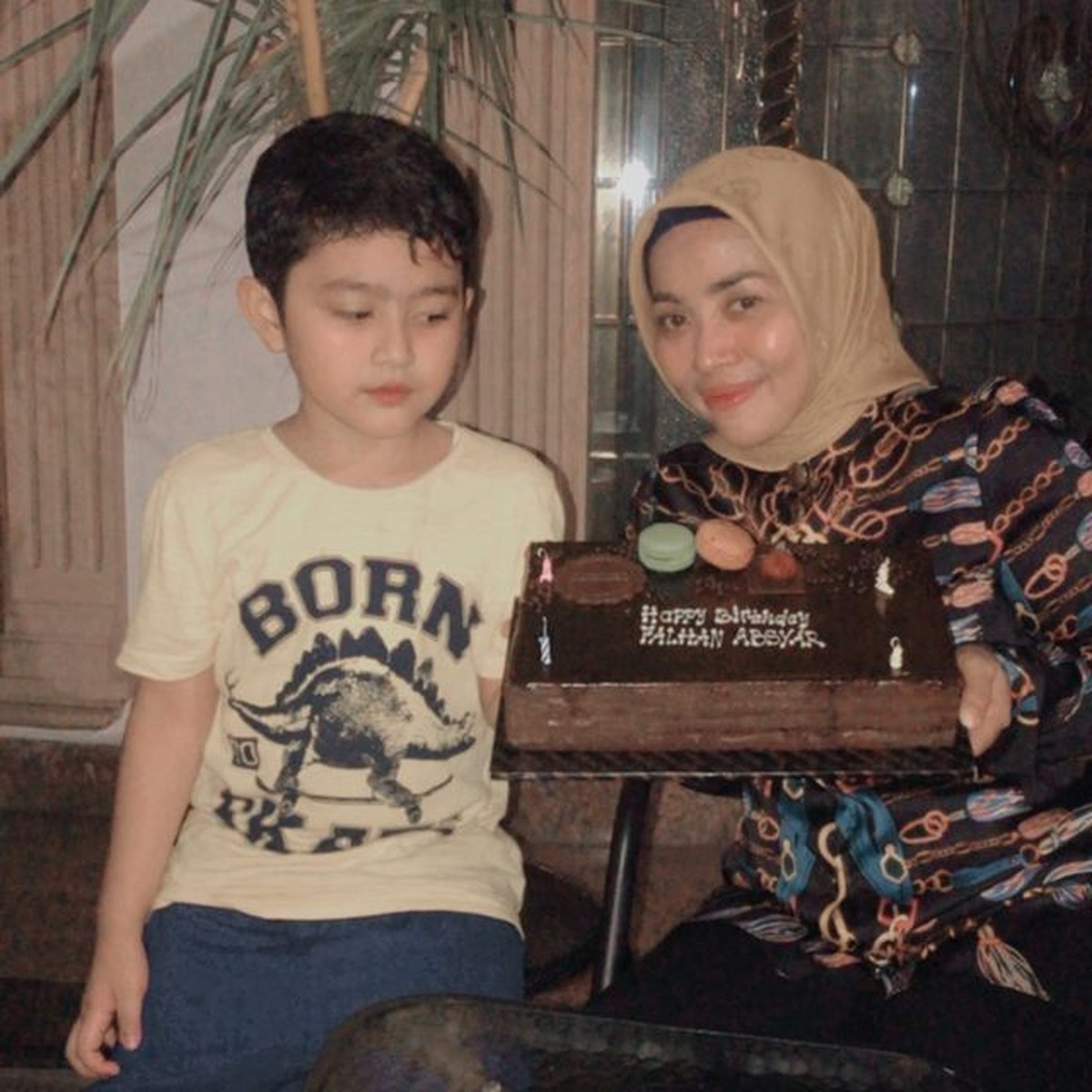 Anak Nassar dan Muzdalifah Falhan Abssar baru saja merayakan ulang tahunnya&period; Yuk kita intip potret Falhan&excl;