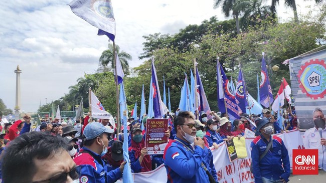 Tuntutan tersebut sengaja ditujukan buruh kepada Anies Baswedan agar dapat menjadi contoh bagi daerah-daerah lain di Indonesia.