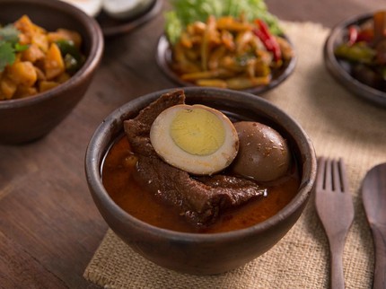 6 Resep Masakan Jawa, dari Brongkos Daging Sapi hingga Oblok-Oblok Tempe