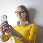 Jangan Dianggap Remeh, Ini Tiga Bahaya Blue Light Gadget ke Kulit!