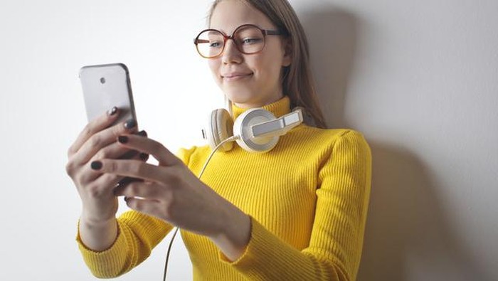 Jangan Dianggap Remeh, Ini Tiga Bahaya Blue Light Gadget ke Kulit!