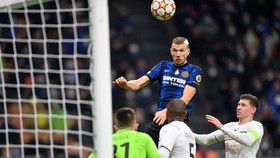 FOTO: Dzeko Jadi Pahlawan Inter di Liga Champions