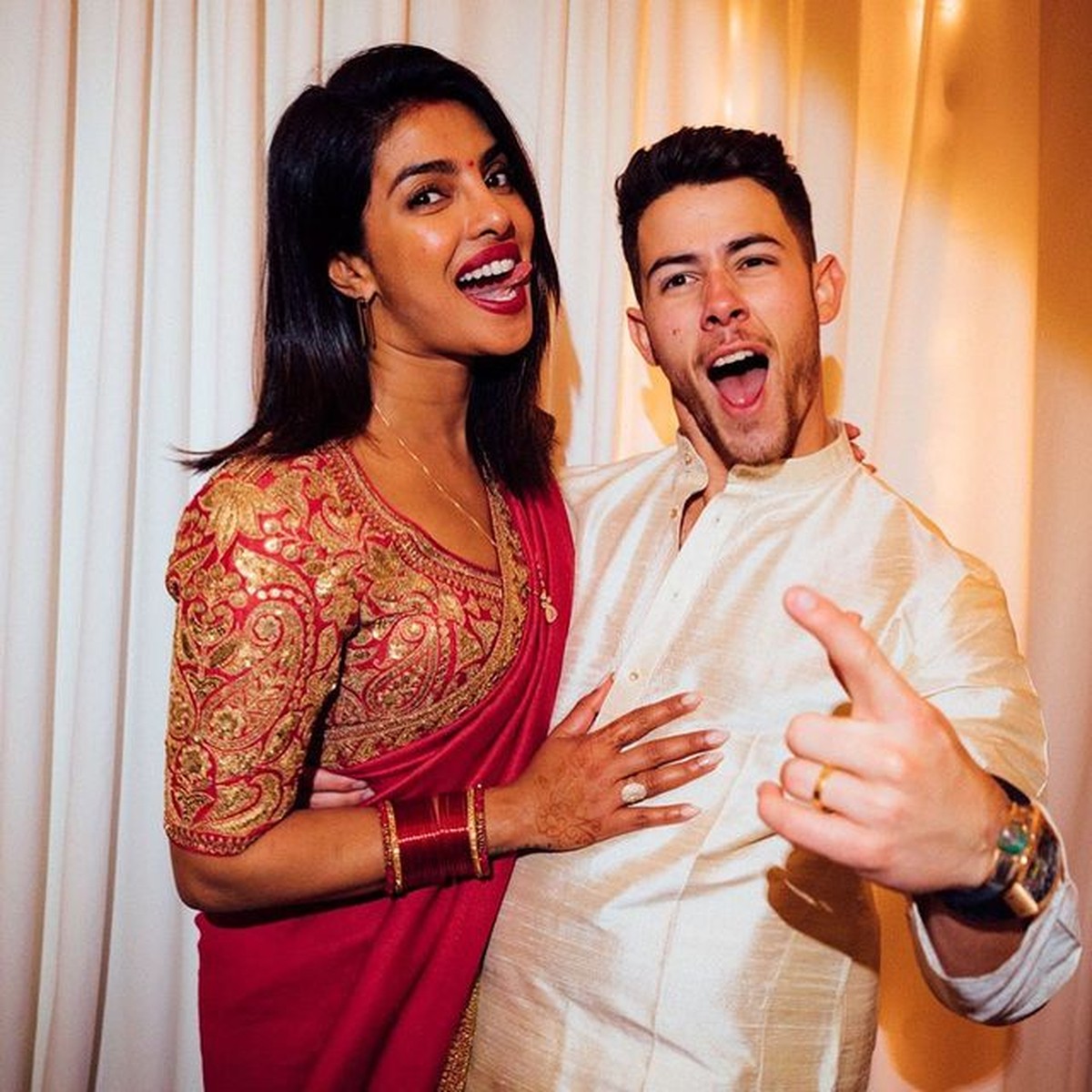 Kabar tak sedap menghampiri rumah tangga Priyanka Chopra dan Nick Jonas yang diisukan cerai&period; Yuk intip kemesraan mereka&excl;