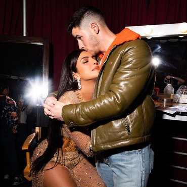 Diterpa Isu Cerai, 7 Potret Mesra Priyanka Chopra & Nick Jonas Disorot