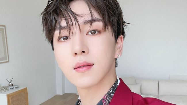 Kino Pentagon positif Covid-19. Agensi mengonfirmasi member Pentagon yang lain tidak terpapar virus corona. 
