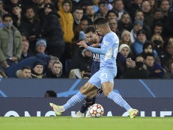 PSG Kalah, tapi Hobi Messi Kolongi Pemain City Masih Lanjut
