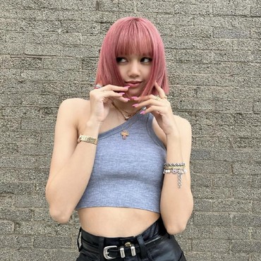 Agensi Umumkan Lisa BLACKPINK Sudah Sembuh dari COVID-19