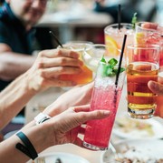Teh Hijau Ampuh Turunkan Berat Badan, Mitos Atau Fakta? Yuk Cari Tahu Bersama 5 Mitos Seputar Minuman Lainnya!
