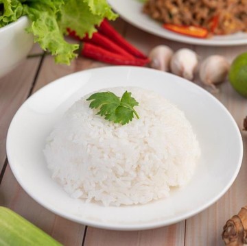 img-title Makan Nasi Putih Tidak Akan Bikin Berat Badanmu Naik, Jika Kamu Memakannya dengan Cara Ini