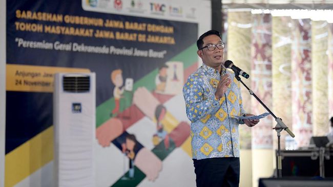 Ridwan Kamil Izinkan Namanya Jadi Merek Produk UMKM Gubernur Jawa Barat Ridwan Kamil mengizinkan namanya dipakai untuk menjadi merek produk UMKM jika memang untuk mendukung menggerakkan ekonomi kerayatan.