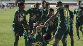Puncak Klasemen Liga 1 Memanas, Persebaya Berpeluang Ikutan