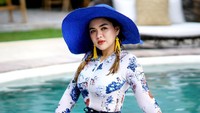 <p>Dalam satu bulan, Vicky mengaku berhasil turun 8 kilogram, Bunda. Menurutnya, kunci diet yang sesungguhnya adalah konsisten dan niat. (Foto: Instagram: @vickyshu)</p>