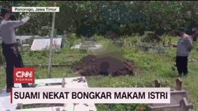 VIDEO: Suami Nekat Bongkar Makam Istri