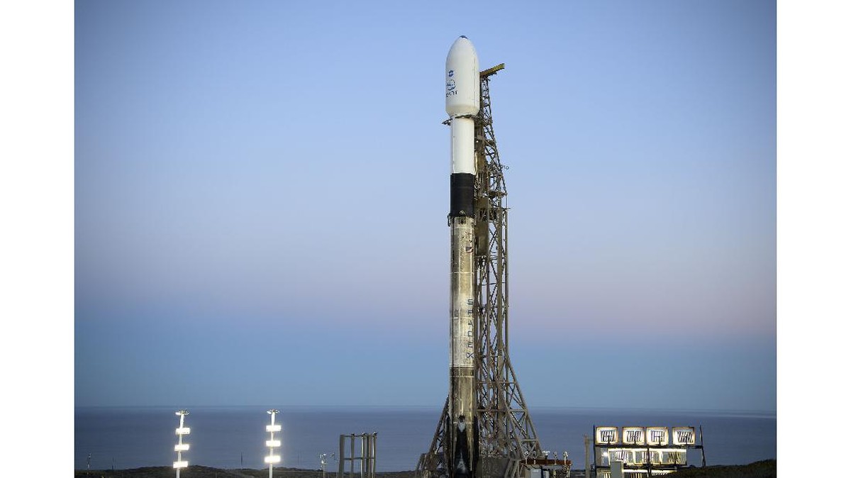 FOTO: Detik-detik Falcon 9 DART Berangkat Selamatkan Bumi