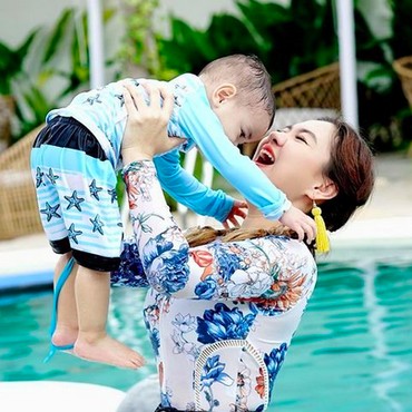 Punya 2 Anak, Vicky Shu Ngaku Sering Jadi Rebutan