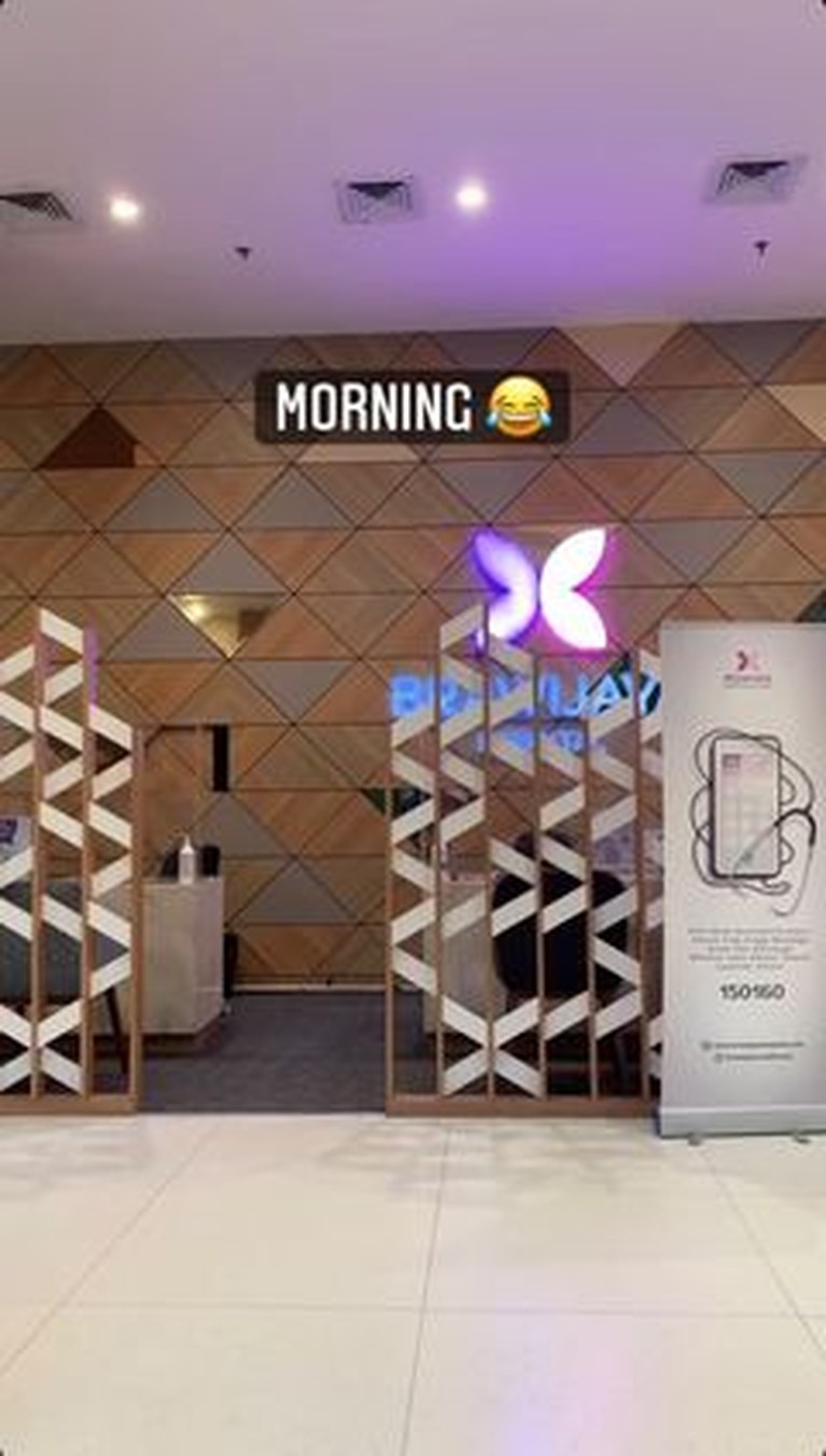 Kabar bahagia datang dari Nola B3 yang baru saja melahirkan anak ke empatnya di usia 43 tahun. Yuk intip!