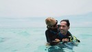 Pasangan pengantin baru Paris Hilton dan Carter Reum sedang melakukan bulan madu di Pulau Bora Bora&period; Yuk intip&excl;