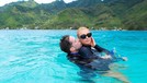 Pasangan pengantin baru Paris Hilton dan Carter Reum sedang melakukan bulan madu di Pulau Bora Bora&period; Yuk intip&excl;
