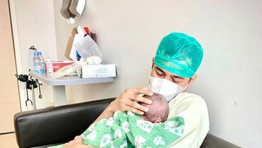 img-title Raffi Ahmad dan Nagita Slavina Ungkap Nama Anak Kedua