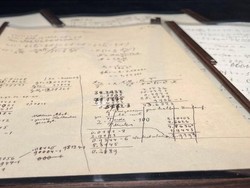 Coretan Einstein Saat Merumuskan Teori Relativitas Terjual Rp 176 M