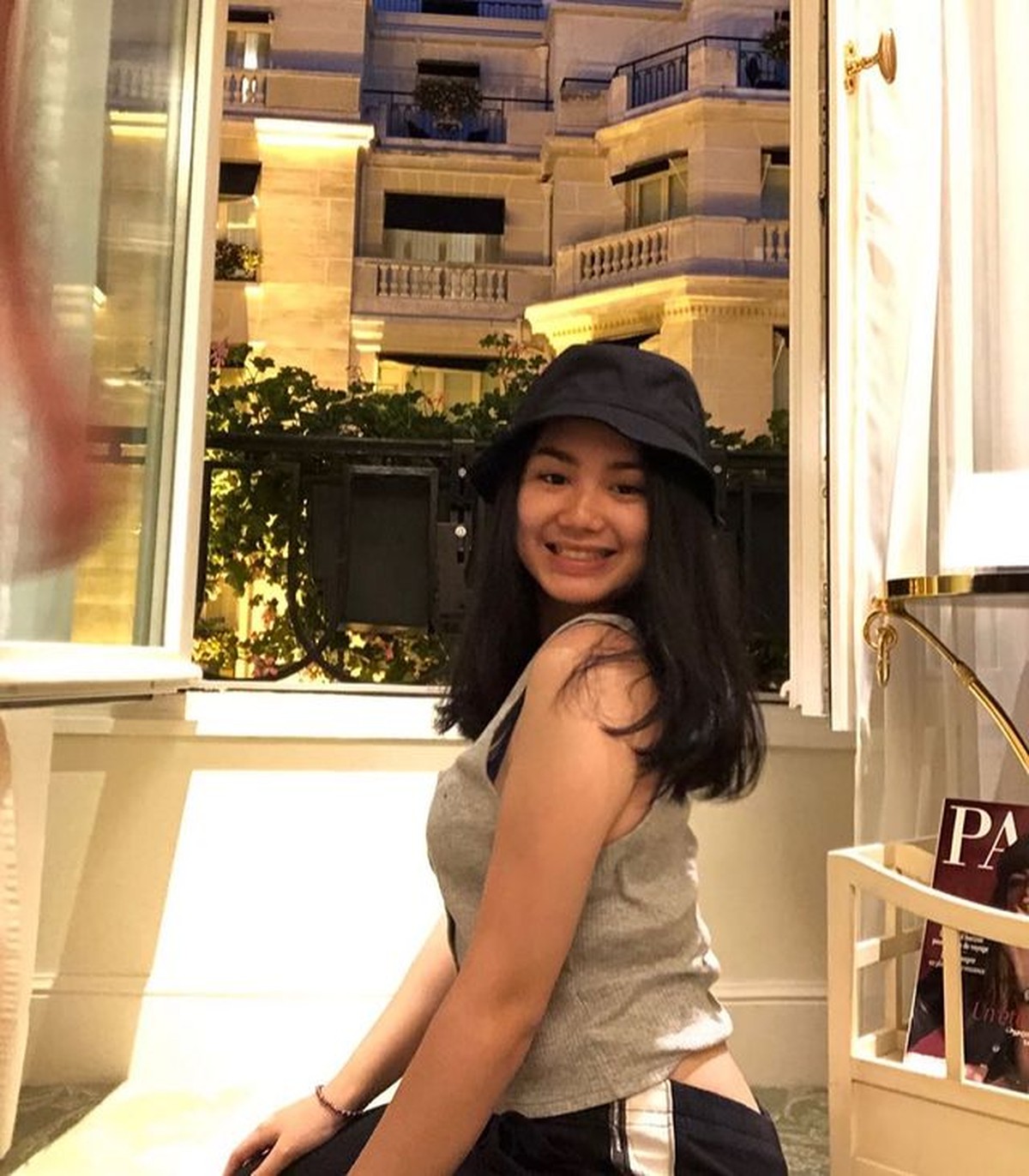 Noor Shalima Zamaiya Hakim adalah putri sulung Wanda Hamidah dengan Chico Hakim yang jarang tersorot&period; Yuk intip pesonanya&excl;