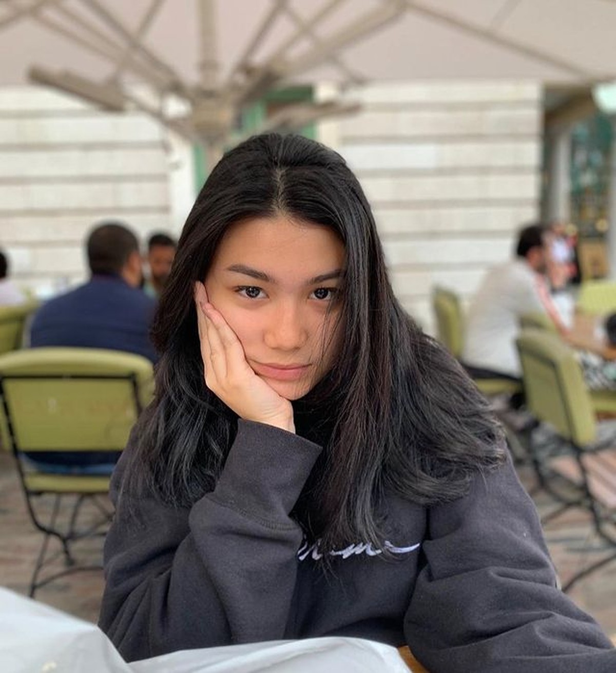 Noor Shalima Zamaiya Hakim adalah putri sulung Wanda Hamidah dengan Chico Hakim yang jarang tersorot&period; Yuk intip pesonanya&excl;