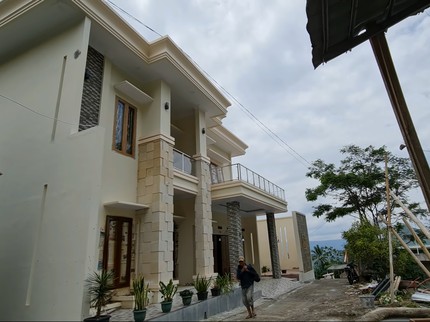 Deretan Rumah Mewah di Kampung Lereng Gunung Majalengka, Pekerjaan Warganya Tak Diduga
