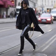 Selain Sneakers, Kamu bisa Memakai Legging dengan Berbagai Jenis Sepatu Lho!