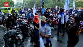 VIDEO: Masih Negosiasi, Unjuk Rasa Buruh Jawa Timur Batal
