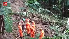 VIDEO: Batal Main Arung Jeram, 6 Wisatawan Terimpa Tanah Longsor