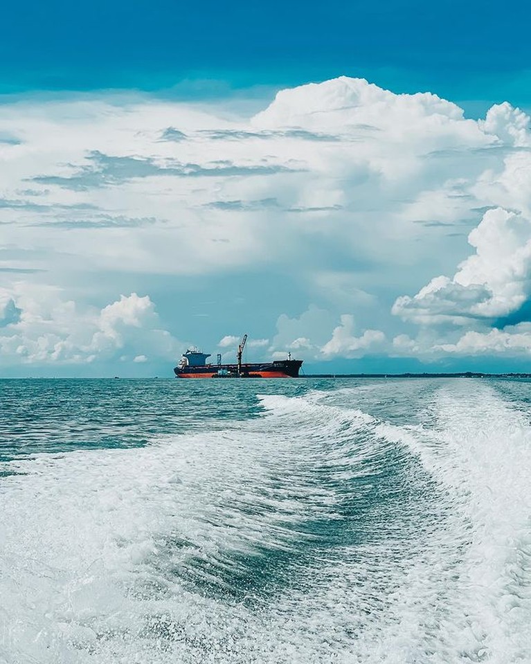 Baru-baru ini Gisella membagikan momen liburannya di pulau Maratua Kalimantan Timur. Yuk kita intip potretnya!