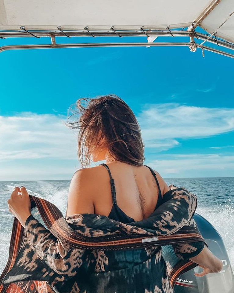 7 Potret Gisella Anastasia Pamer Tato Saat Liburan di Pulau Maratua Baru-baru ini Gisella membagikan momen liburannya di pulau Maratua Kalimantan Timur. Yuk kita intip potretnya!