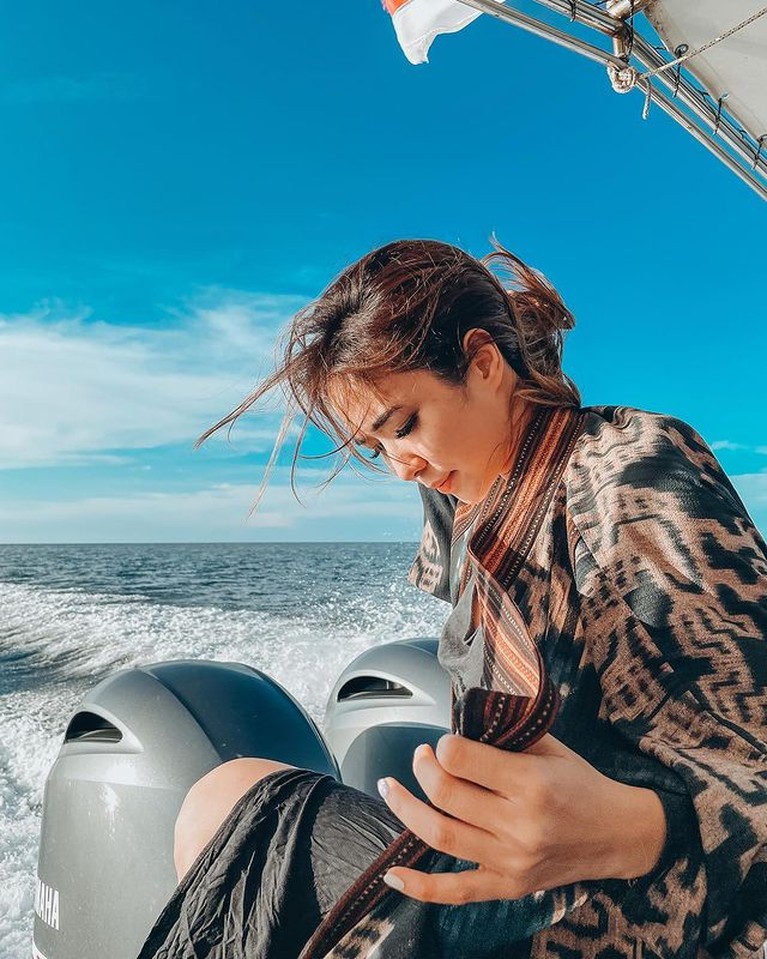 7 Potret Gisella Anastasia Pamer Tato Saat Liburan di Pulau Maratua Baru-baru ini Gisella membagikan momen liburannya di pulau Maratua Kalimantan Timur. Yuk kita intip potretnya!