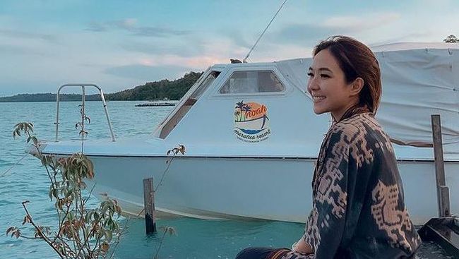 Terpopuler: Gaya Busana Gisel Disorot vs Kate Middleton Tinggalkan Gelar Kerajaan