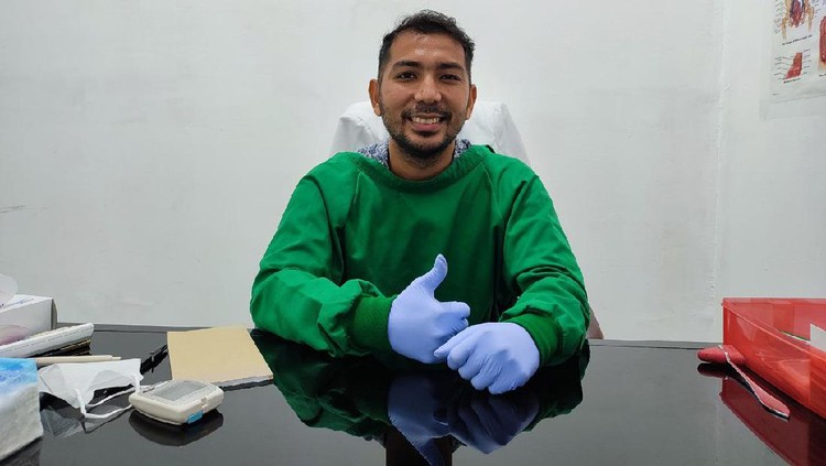 dokter Rinal Dhuhri