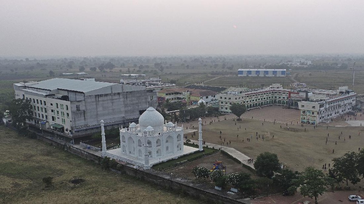 FOTO: Replika Taj Mahal Rp2,8 M untuk Istri Tersayang