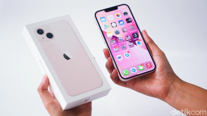 Kamu Pengguna iPhone 13 dan Mengalami Pink Screen? Coba Lakukan Ini untuk Mengatasinya