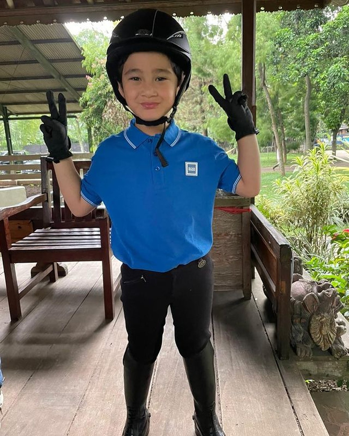 Rafathar resmi menjadi kakak setelah Nagita Slavina telah melahirkan anak keduanya pada Jumat &lpar;26&sol;11&rpar;&period; Yuk intip potret Rafathar&excl;