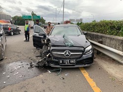 6 Fakta Pengemudi Demensia Lawan Arah di Tol Berasa Mau Kerja
