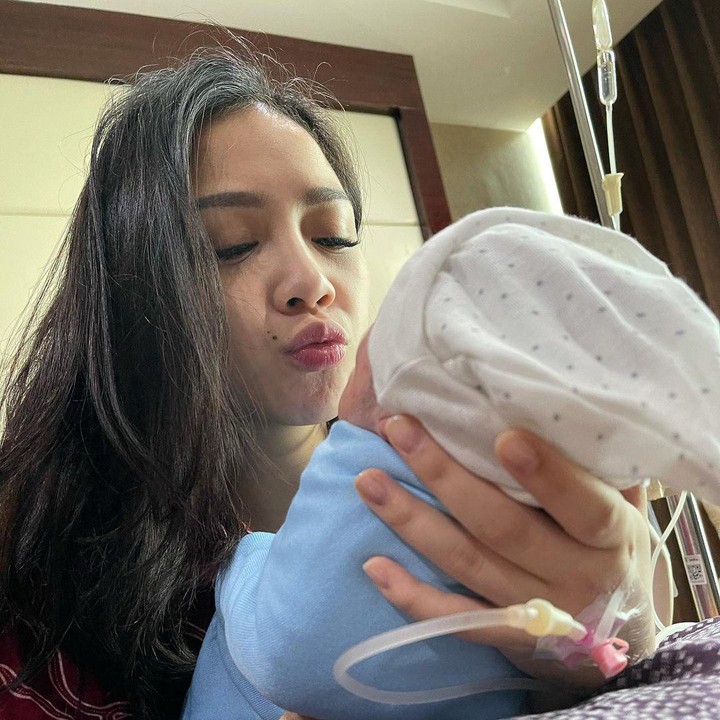 <p>Kita doakan semoga Bunda Nagita dan baby R sehat selalu. (Foto: Instagram @raffinagita1717)</p>
