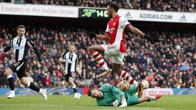 Hasil Liga Inggris: Arsenal Kalahkan Newcastle Arsenal sukses mengalahkan Newcastle United 2-0 dalam pertandingan Liga Inggris yang digelar di Stadion Emirates, Sabtu (27/11) malam WIB.