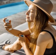 BeauPicks: Pilihan Buat Kaum Antiribet, Ini 4 Rekomendasi Sunscreen Spray dari Produk Lokal