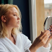 Muncul Jerawat di Wajah dan Mudah Lapar? Bisa Jadi Pertanda Hormon Tak Seimbang! Kenali Tanda Lainnya di Sini